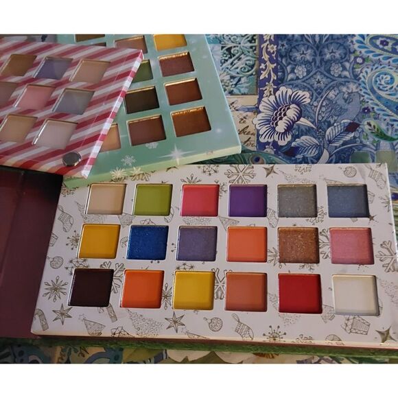 I Love Revolution Elf Eye Shadow Book of Palettes - Picture 4 of 5